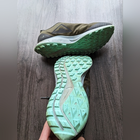 Nike Air Pegasus trail running shoes - Picture 2 of 4